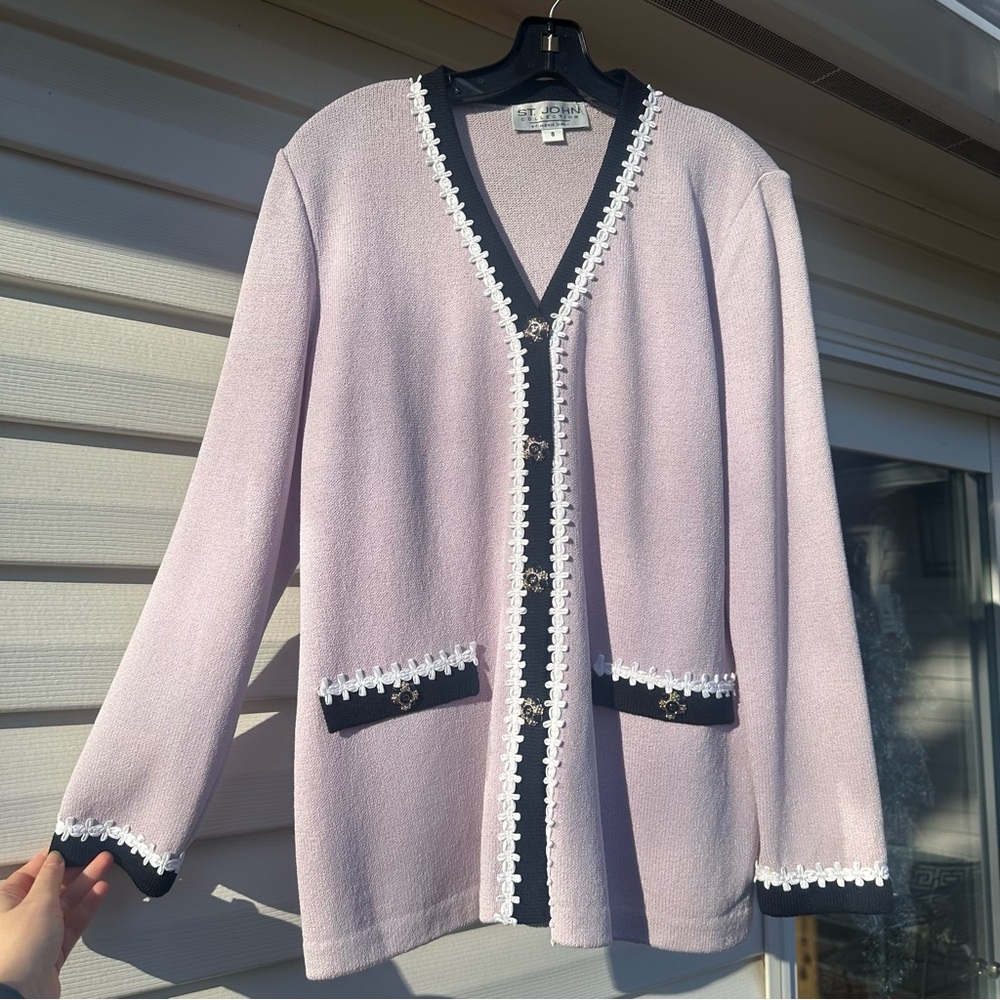 Gorgeous St John cardigan. Excellent condition.